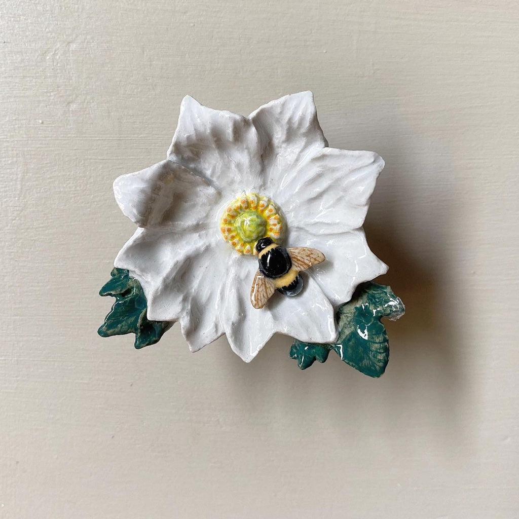 White Wild Flower & Bee Doorknob